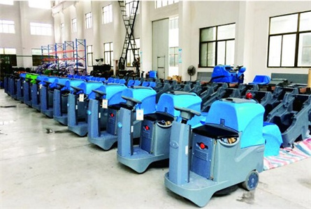 手推式洗地机无法移动是出了什么…